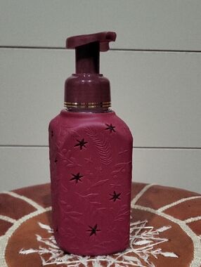 Bath & Body Works Plum Foaming Soap Dispenser